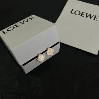 Loewe Anagram أقراط ستد ذهبي أبيض مربع نمط