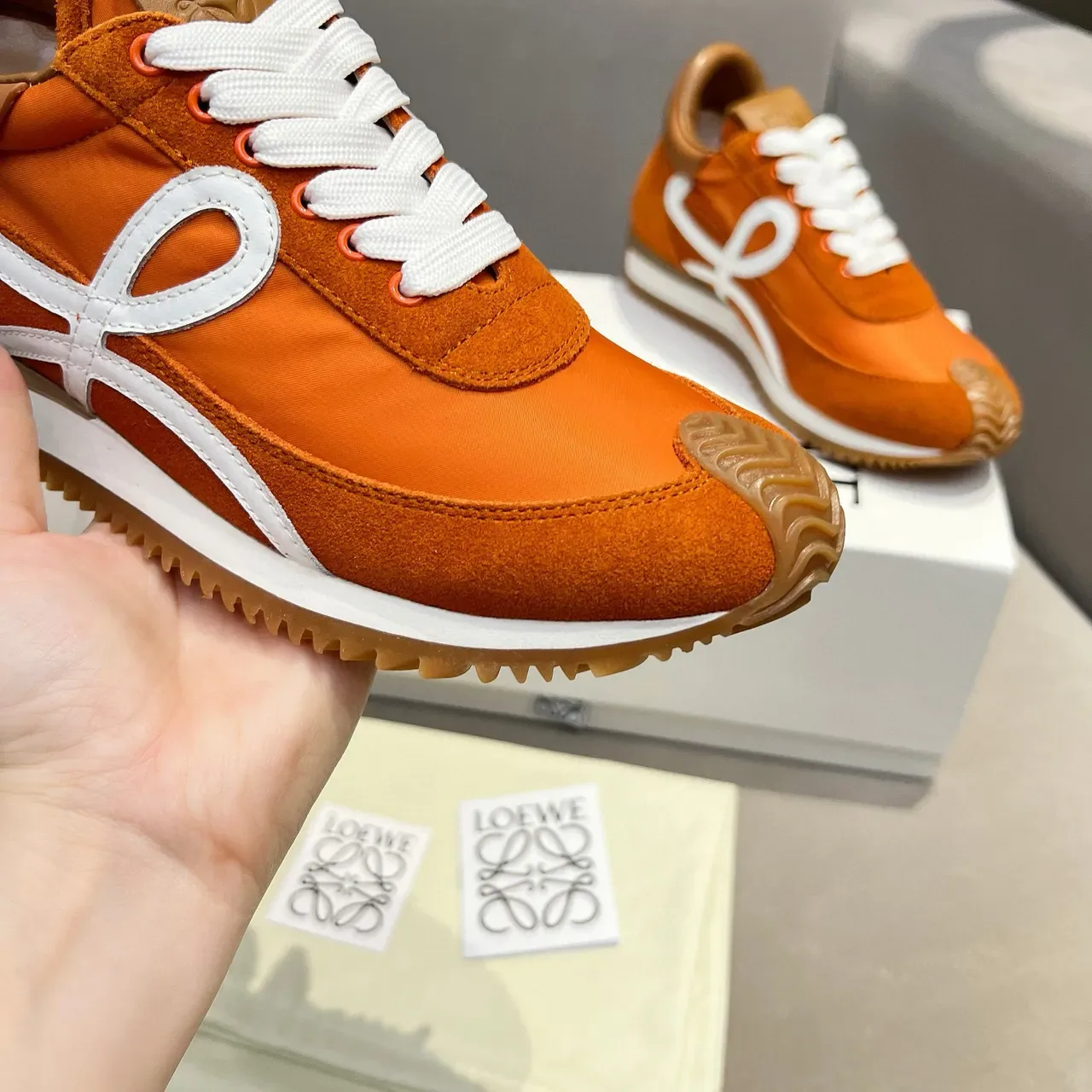 Loewe Flow Runner 橙色麂皮和尼龙生活方式运动鞋 4
