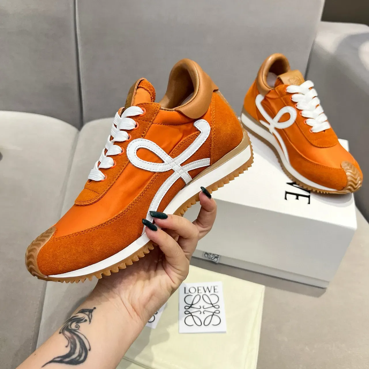 Loewe Flow Runner 橙色麂皮和尼龙生活方式运动鞋 5