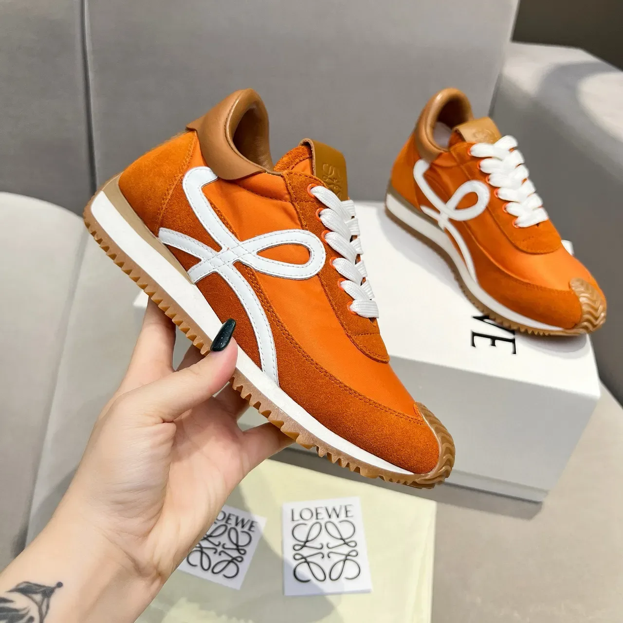 Loewe Flow Runner 橙色麂皮和尼龙生活方式运动鞋 7