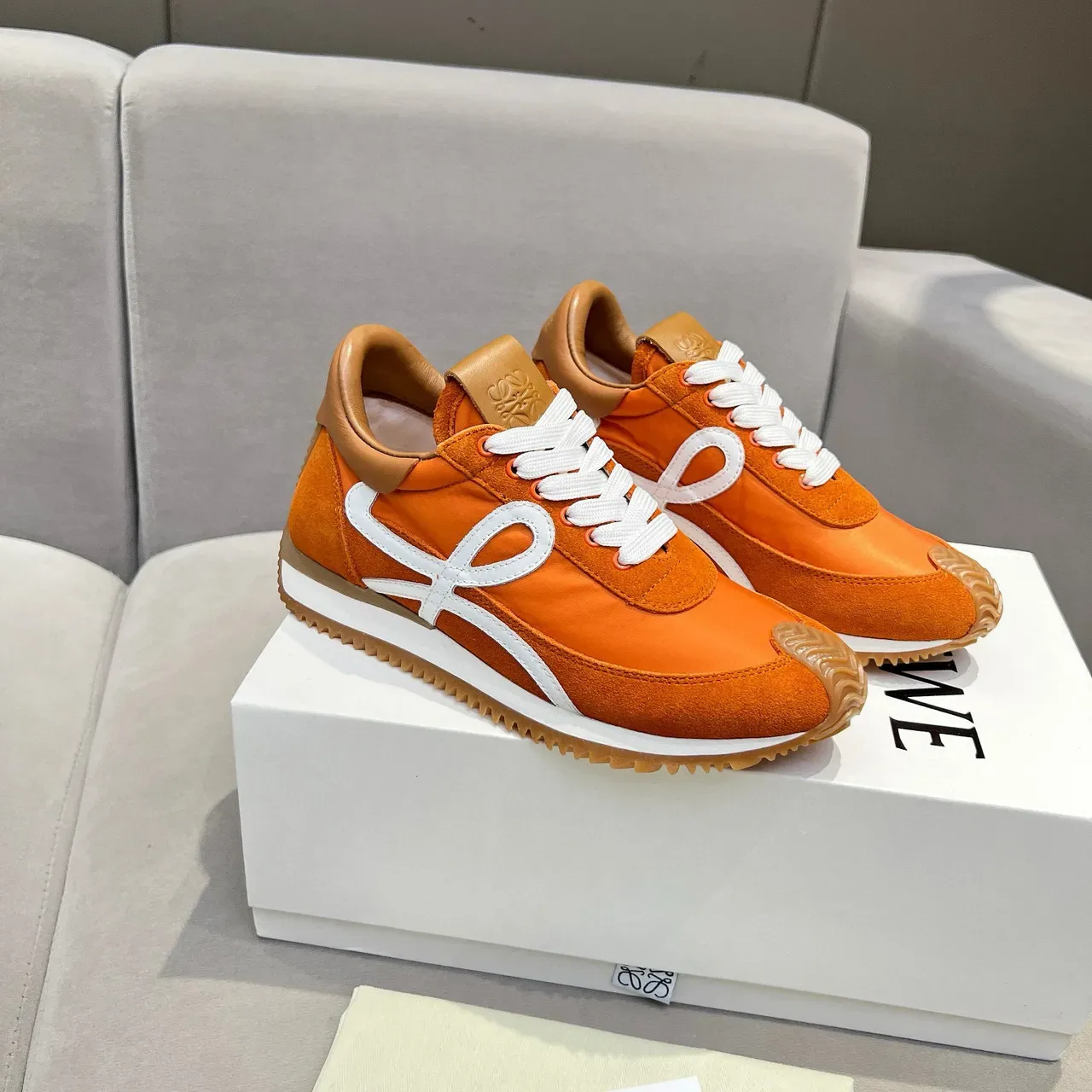 Loewe Flow Runner 橙色麂皮和尼龙生活方式运动鞋 8