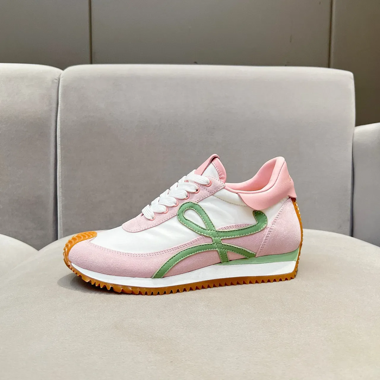 Loewe Flow Runner Pink White Green Orange लाइफस्टाइल स्नीकर 2