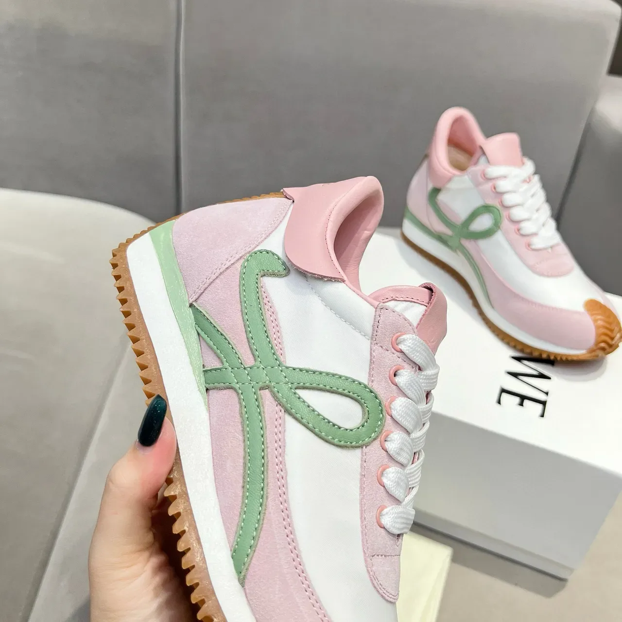 Loewe Flow Runner Pink White Green Orange लाइफस्टाइल स्नीकर 3