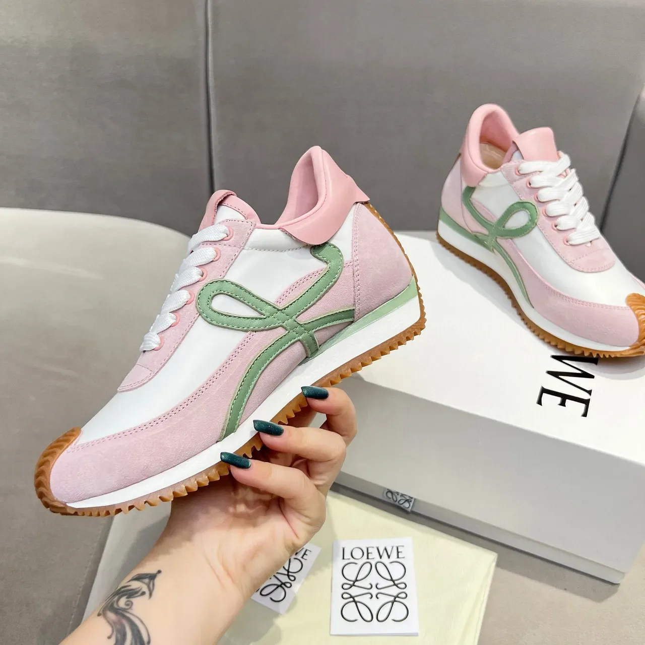 Loewe Flow Runner Pink White Green Orange लाइफस्टाइल स्नीकर 5