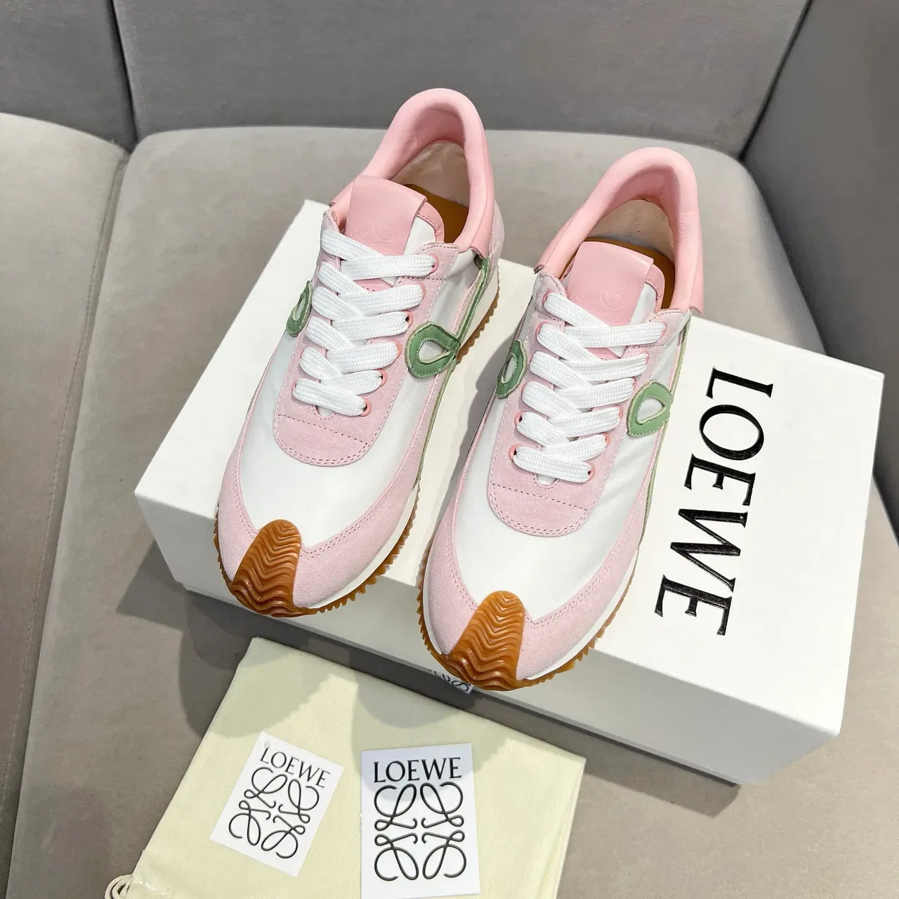 Loewe Flow Runner Pink White Green Orange लाइफस्टाइल स्नीकर 7