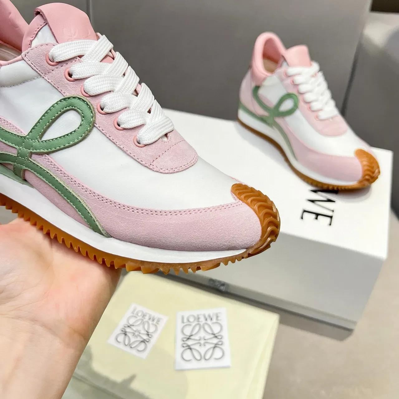 Loewe Flow Runner Pink White Green Orange लाइफस्टाइल स्नीकर 8