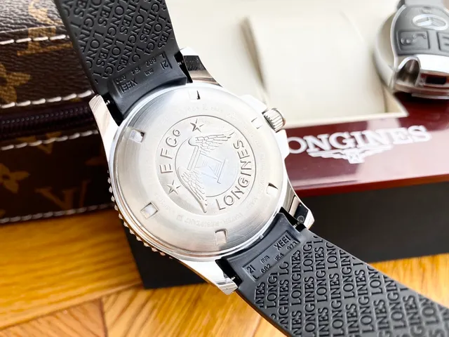 Longines काला चांदी डायल टेक्सचर्ड रबर स्ट्रैप यांत्रिक घड़ी 3