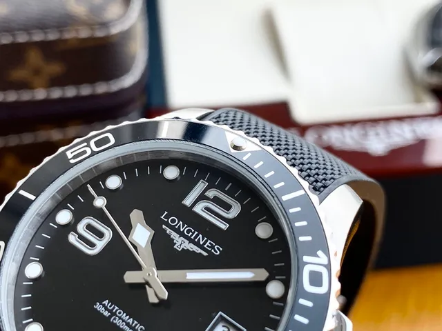 Longines काला चांदी डायल टेक्सचर्ड रबर स्ट्रैप यांत्रिक घड़ी 6