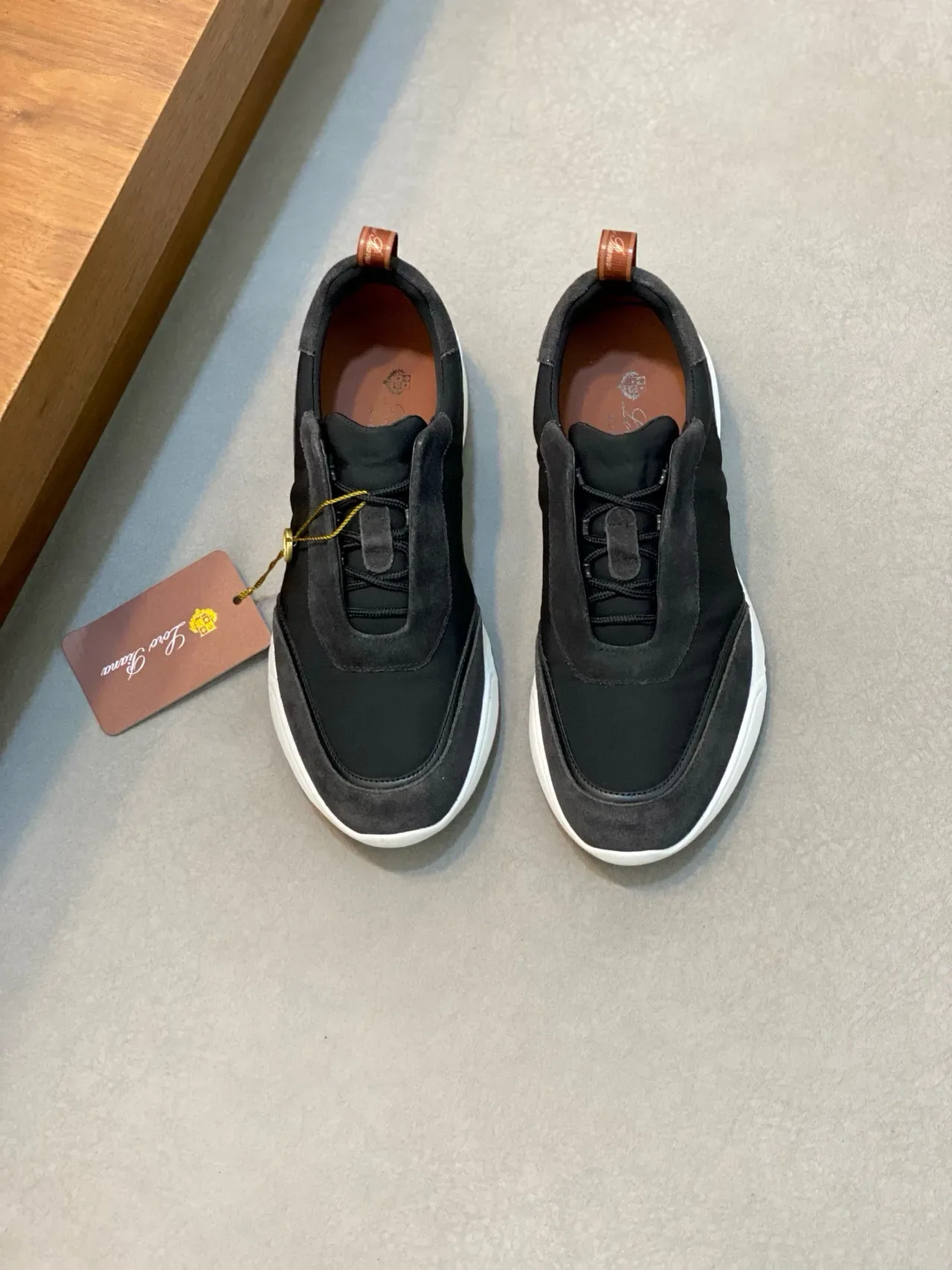 Loro Piana 黑色和白色一脚穿生活方式运动鞋 2