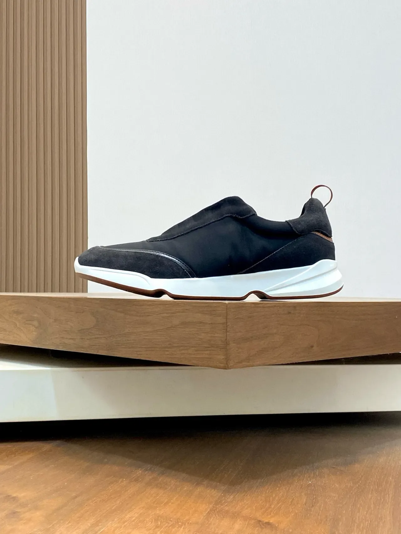 Loro Piana 黑色和白色一脚穿生活方式运动鞋 3