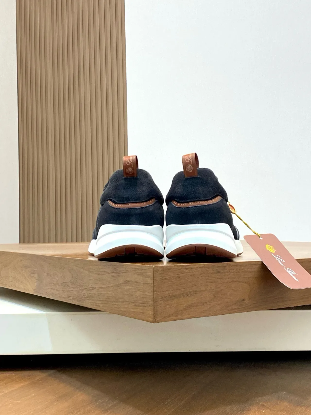 Loro Piana 黑色和白色一脚穿生活方式运动鞋 8