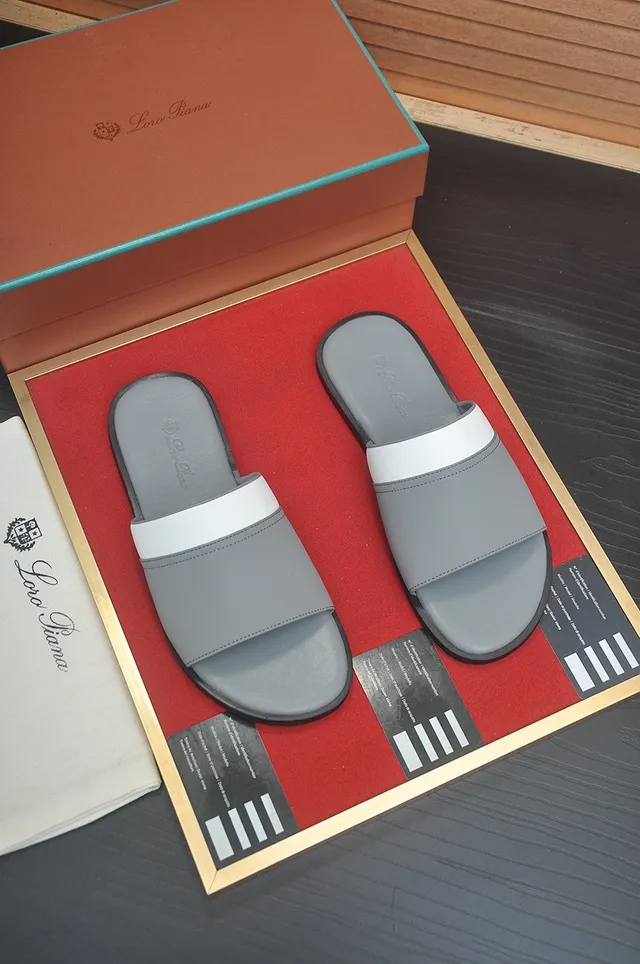 Loro Piana Zapatillas Minimalistas Gris Blanco con Correa Doble 4