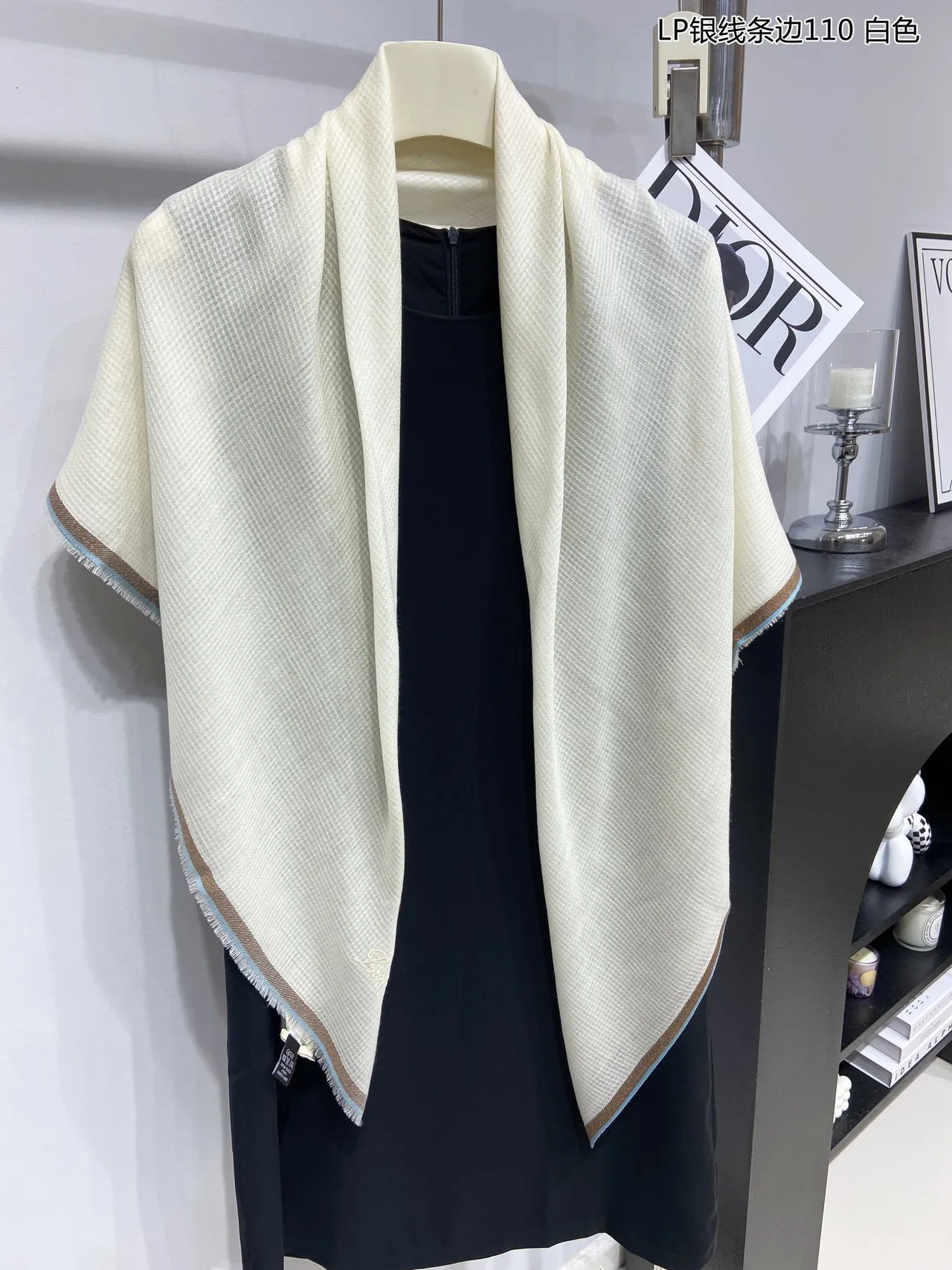 Loro Piana Branco Azul Tecido Leve Bordado Logo Xale de Cachemira 8