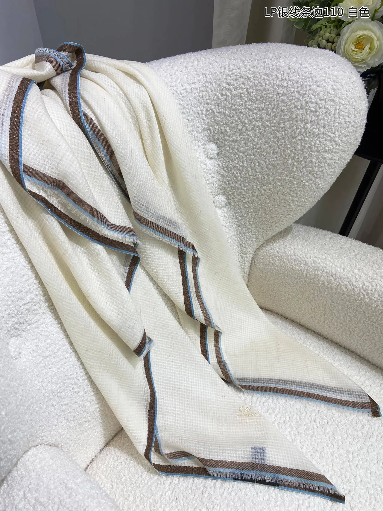 Loro Piana Branco Azul Tecido Leve Bordado Logo Xale de Cachemira 9