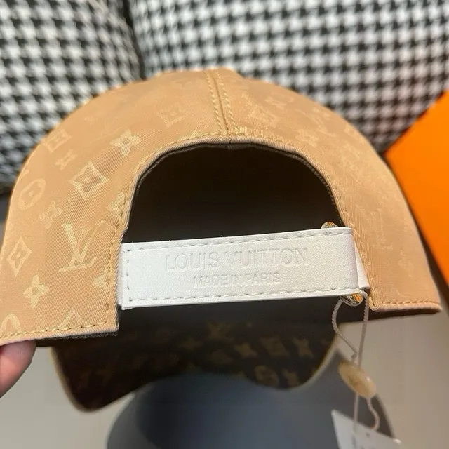 Louis Vuitton Beige Marrón Estructurado Seis Paneles Corona Pre-Curvada Borde Gorra de Béisbol 9