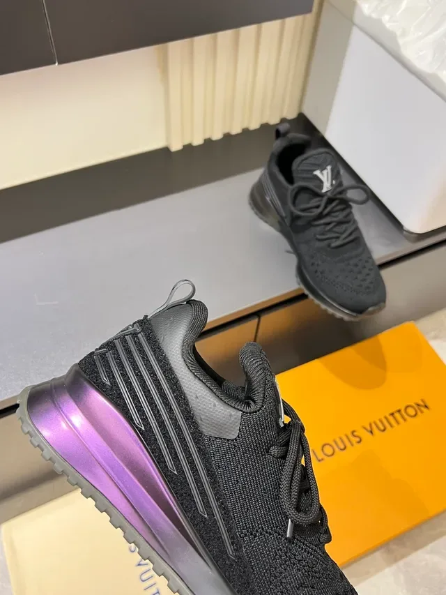 Louis Vuitton أسود ذهبي تريكو أعلى منحوت إيريديسينت ميد سول حذاء رياضي نمط حياة 2