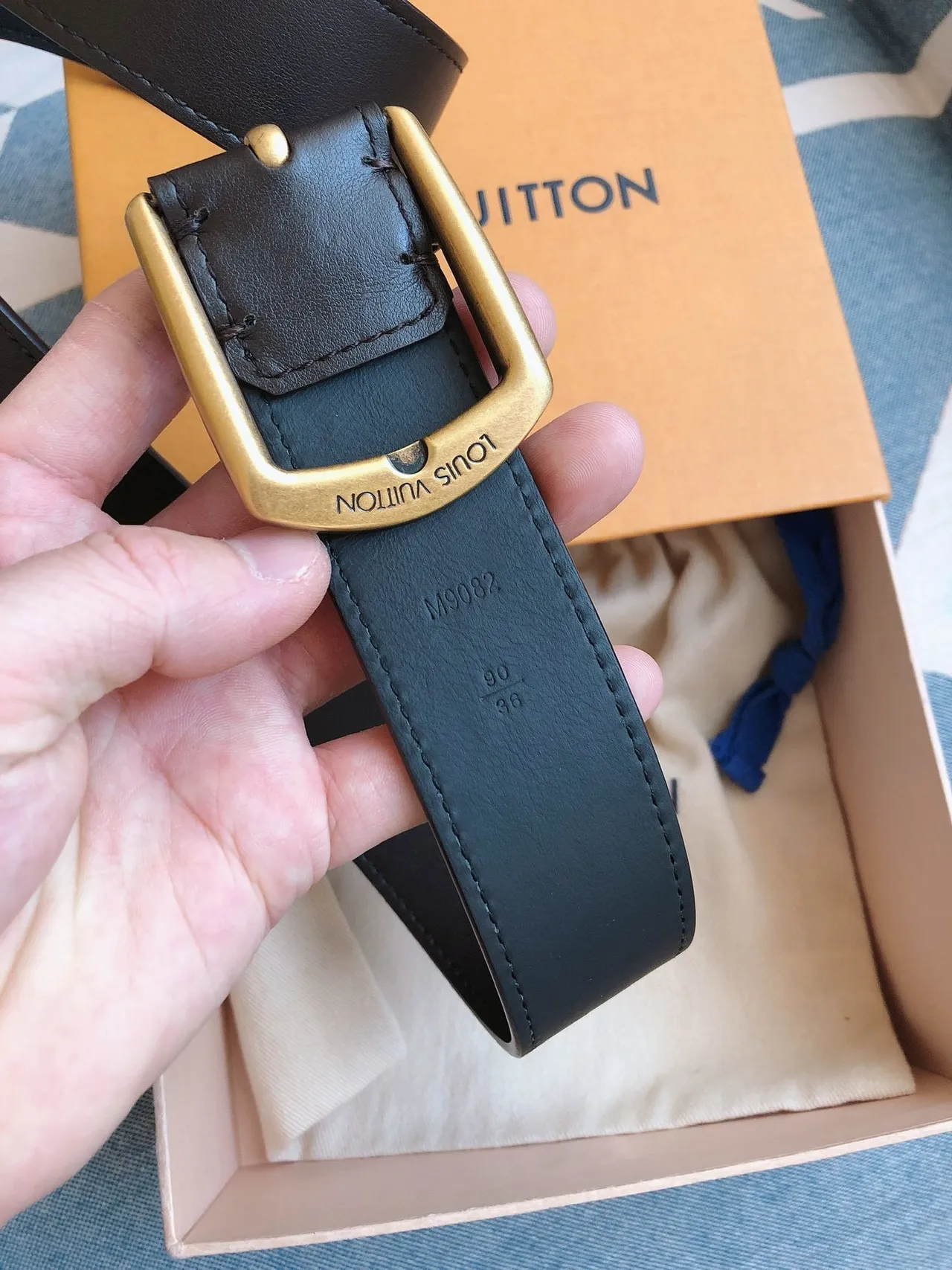 Louis Vuitton Black Gold Smooth Antique Brass Buckle Leather Belt 3