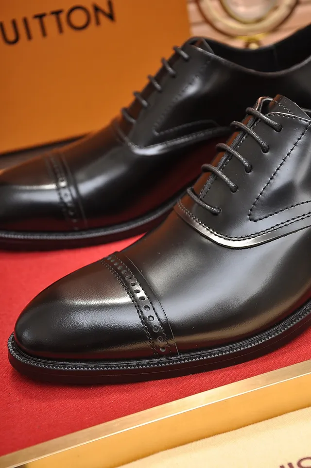 Louis Vuitton Zapatos Oxford Brogue con Puntera Engomada Pulidos Negros 2