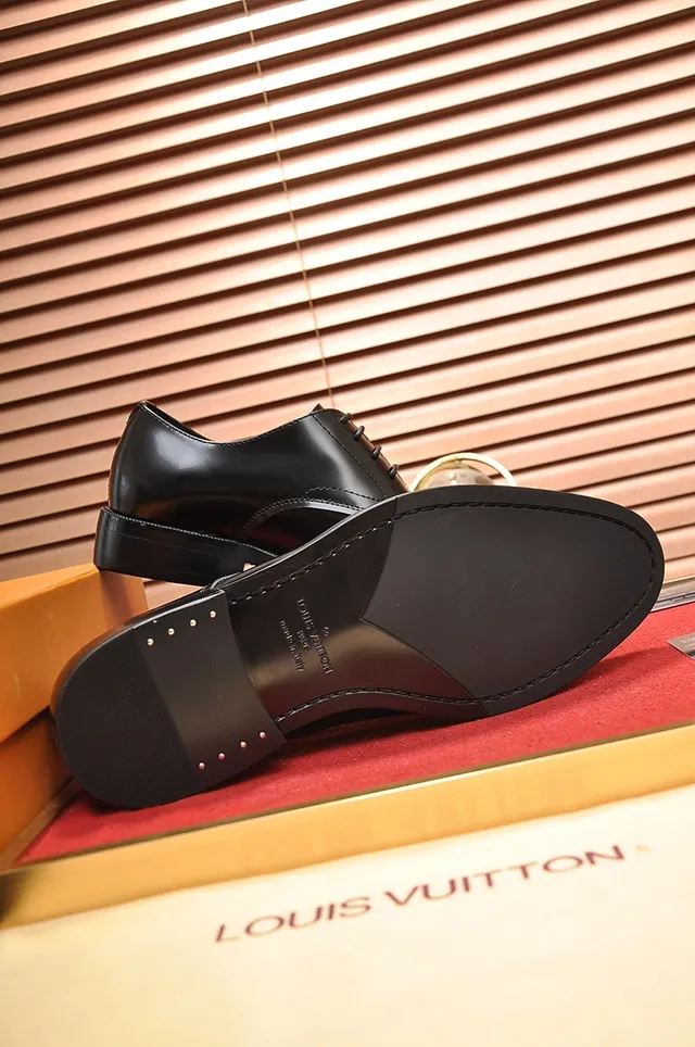 Louis Vuitton Zapatos Oxford Brogue con Puntera Engomada Pulidos Negros 3