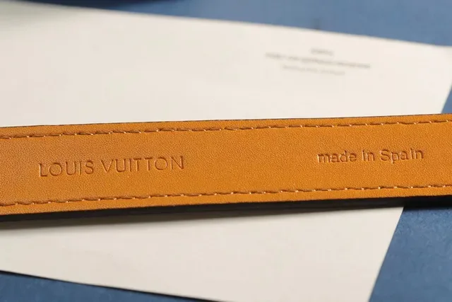 Louis Vuitton Cinturón de Cuero Negro Plata Texturizado Pebble Interlocking LV Monogram Hebilla 3