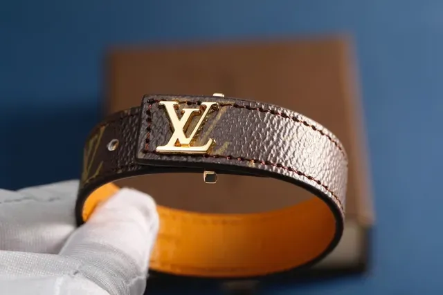 Louis Vuitton Cinturón de Cuero Negro Plata Texturizado Pebble Interlocking LV Monogram Hebilla 5