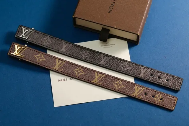 Louis Vuitton Cinturón de Cuero Negro Plata Texturizado Pebble Interlocking LV Monogram Hebilla 6