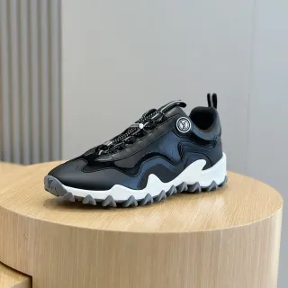 Louis Vuitton Zapatillas Negro y Blanco Suela Chunky Midsole Onda Esculpida Lifestyle