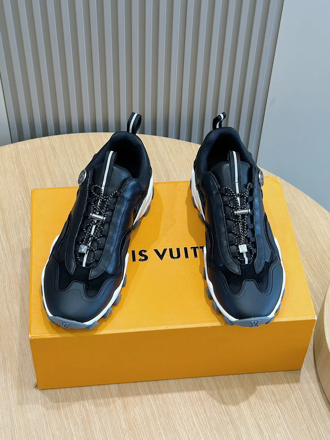 Louis Vuitton Black White Chunky Sole Sculpted Wave Midsole Lifestyle Sneakers 2