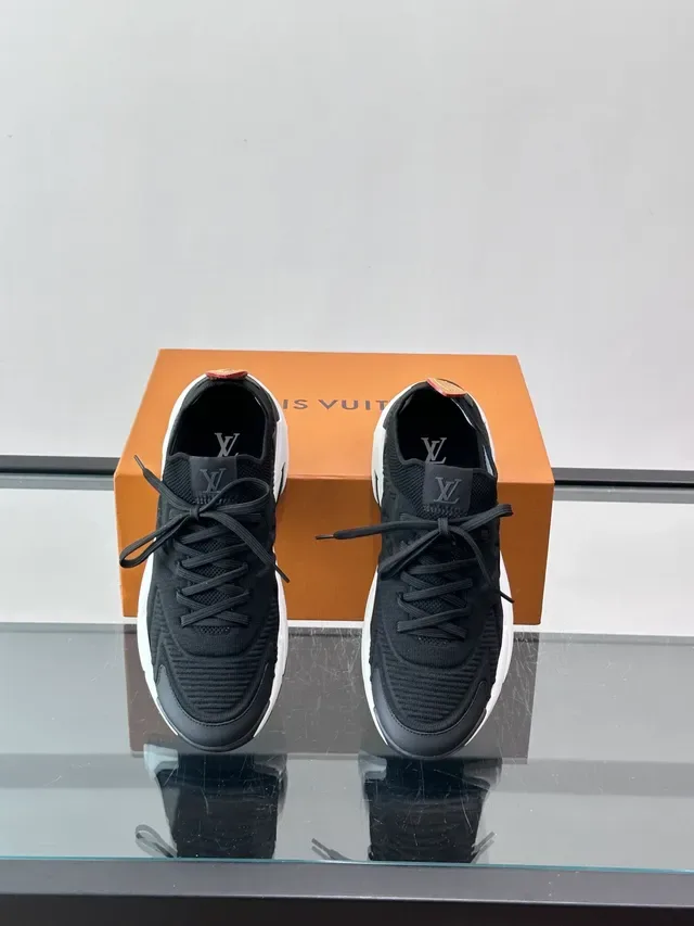 Louis Vuitton Black White Knit Upper Sculpted Midsole Lifestyle Sneakers 4