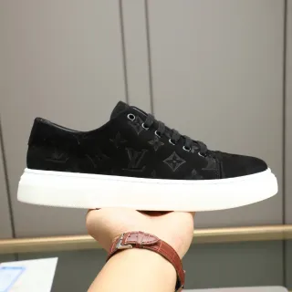 Louis Vuitton Tênis Lifestyle Monograma Camurça Sola Plataforma Preto e Branco