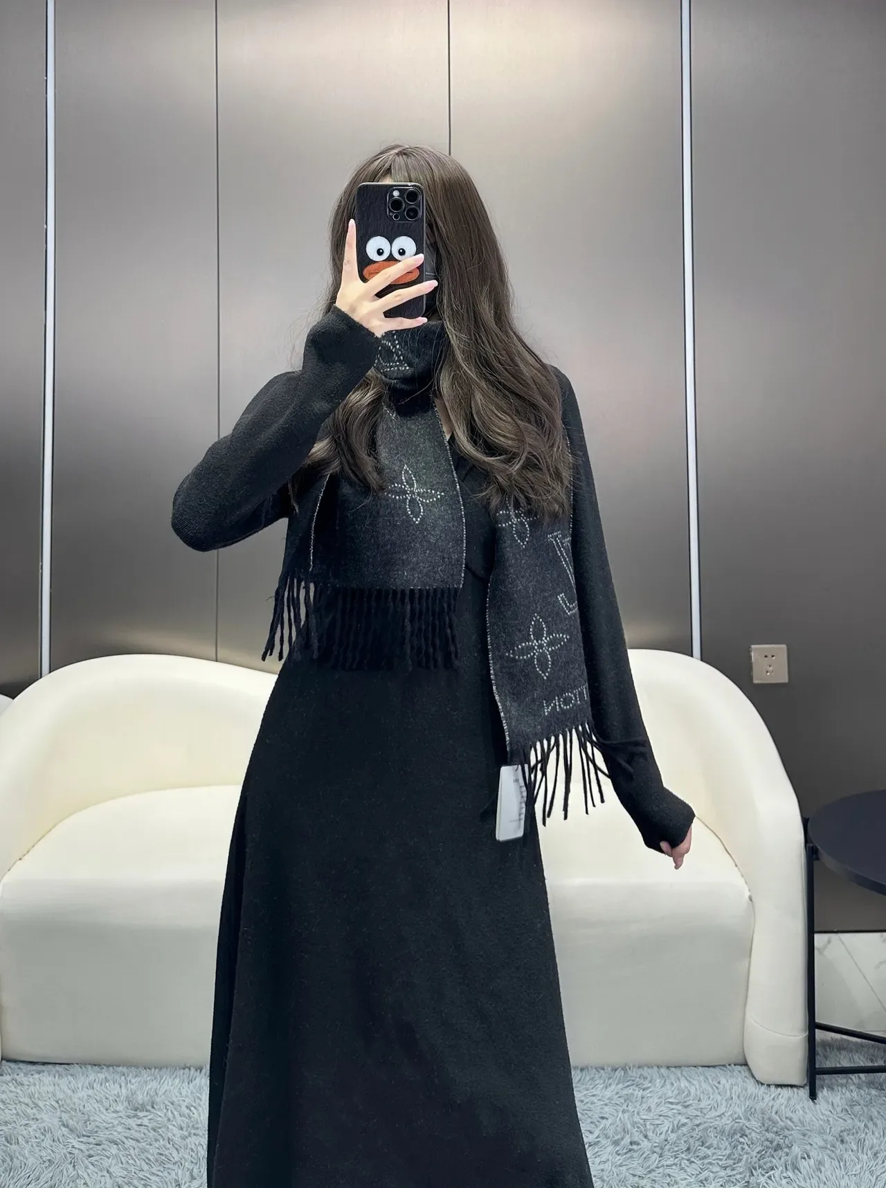 Louis Vuitton Écharpe Rayée Noire et Blanche à Franges 4