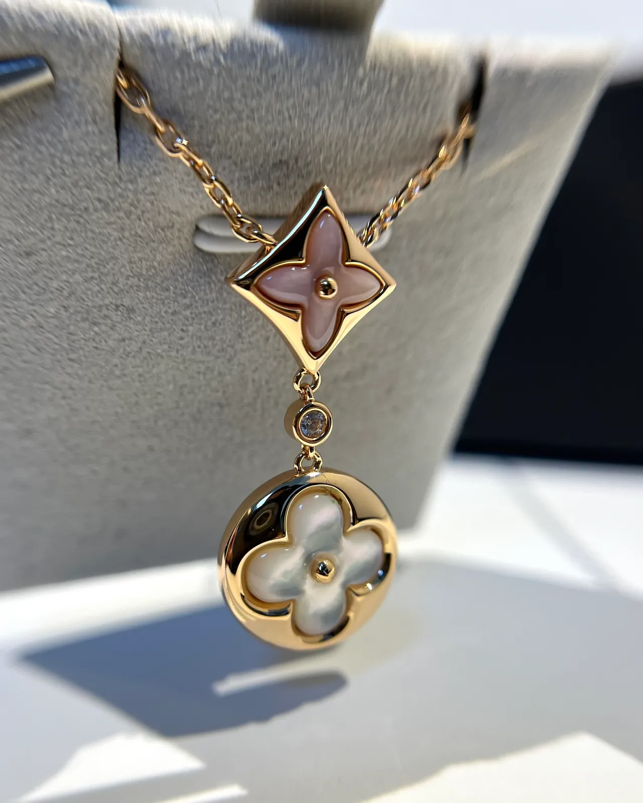 Louis Vuitton ফুল ফ্লোরাল মাত্রী অফ পার্ল লটকন হার 3