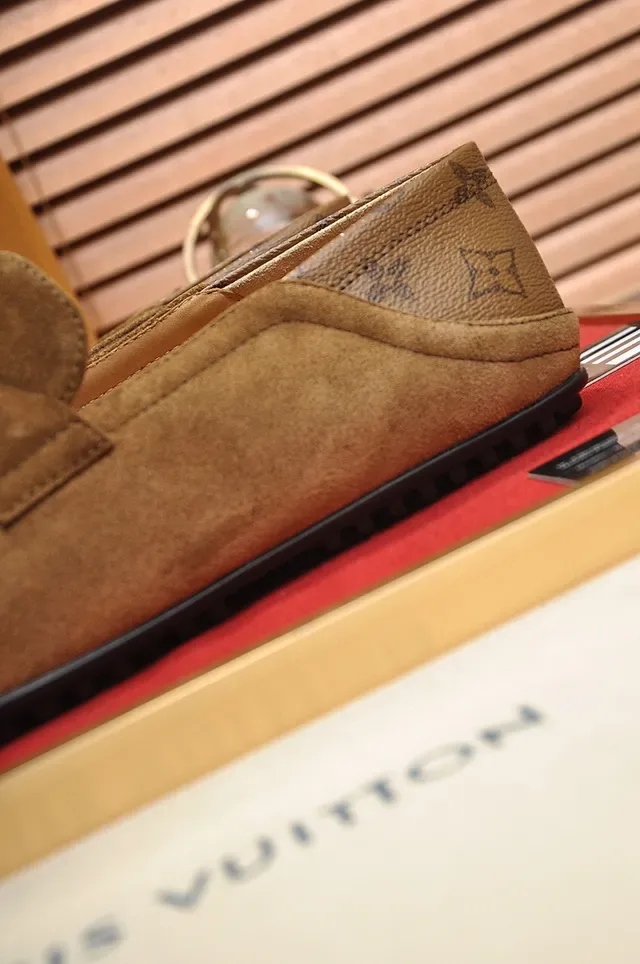 Louis Vuitton Marrón Beige Monogramado Ante Tiracolo Loafer 2
