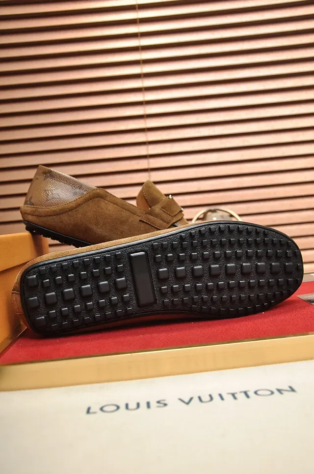 Louis Vuitton Marrón Beige Monogramado Ante Tiracolo Loafer 4