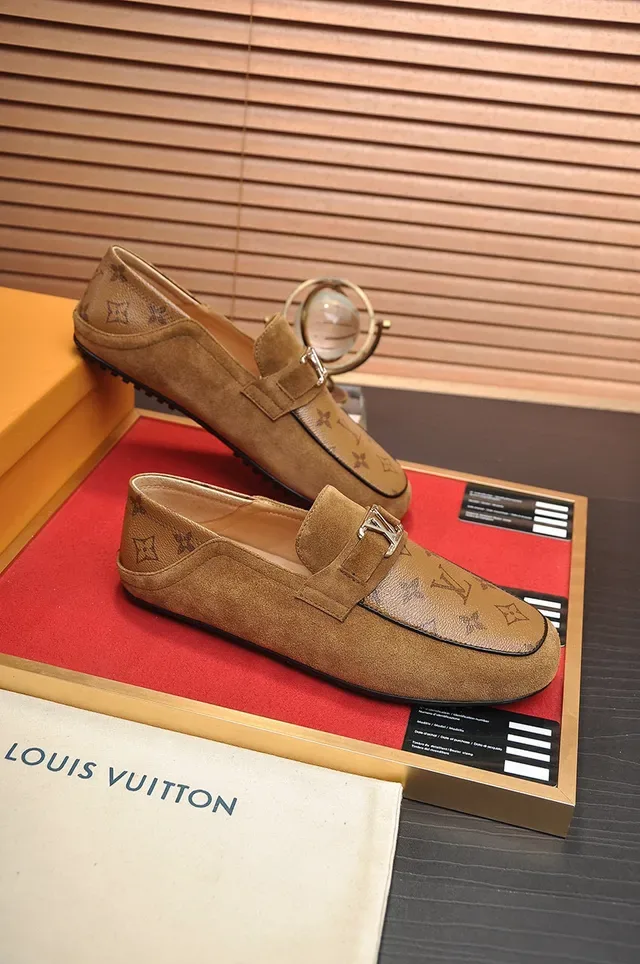 Louis Vuitton Marrón Beige Monogramado Ante Tiracolo Loafer 5