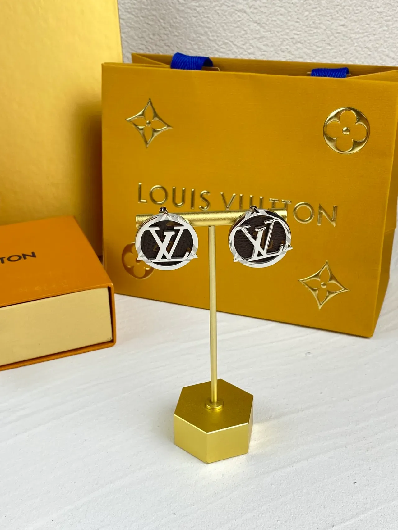 Louis Vuitton Marrón Dorado Monograma Circular Marco de Metal Joyería 2