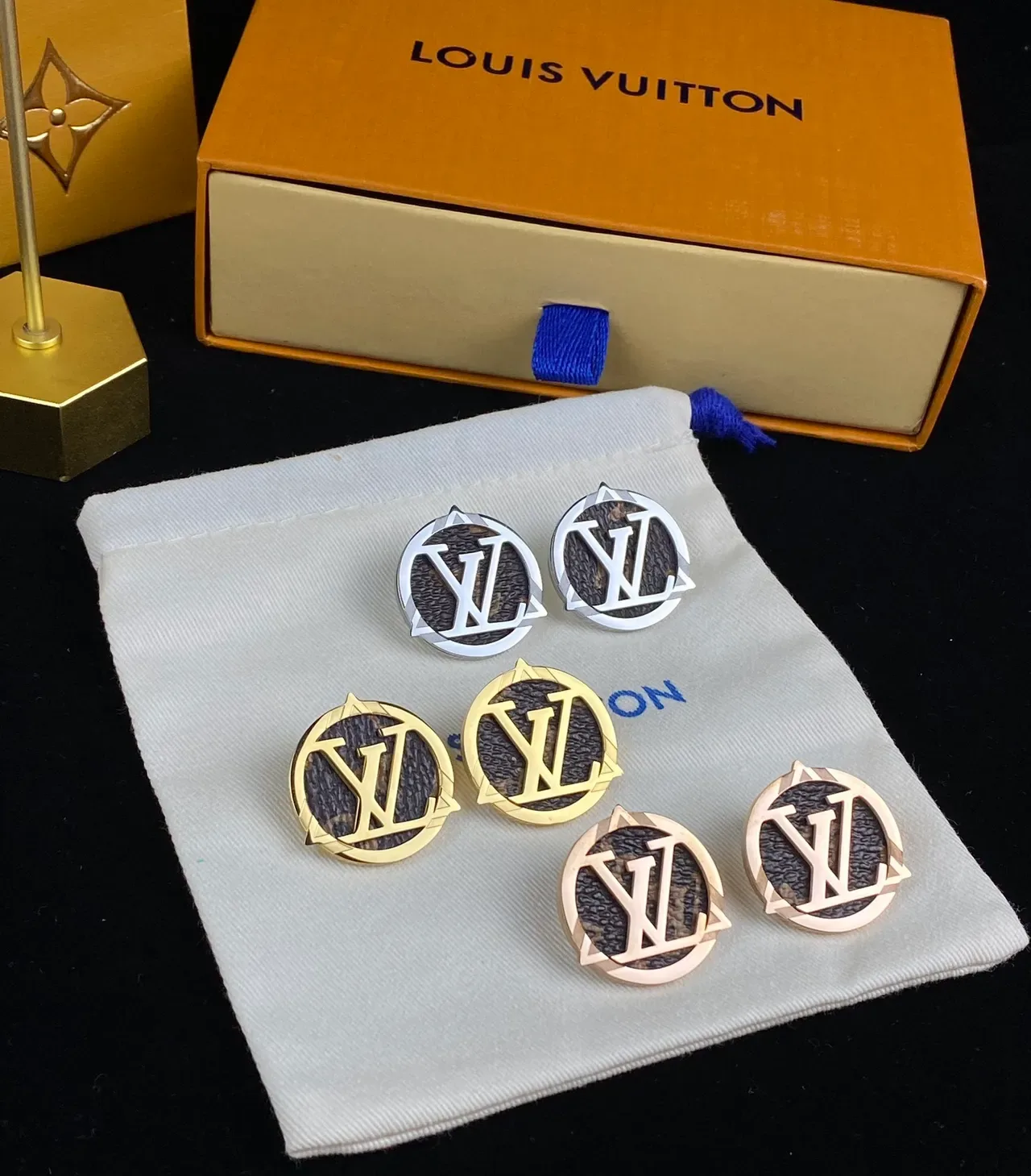 Louis Vuitton Marrón Dorado Monograma Circular Marco de Metal Joyería 9