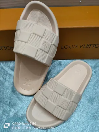 Louis Vuitton Checkerboard Slide Beige Deslizadores 2
