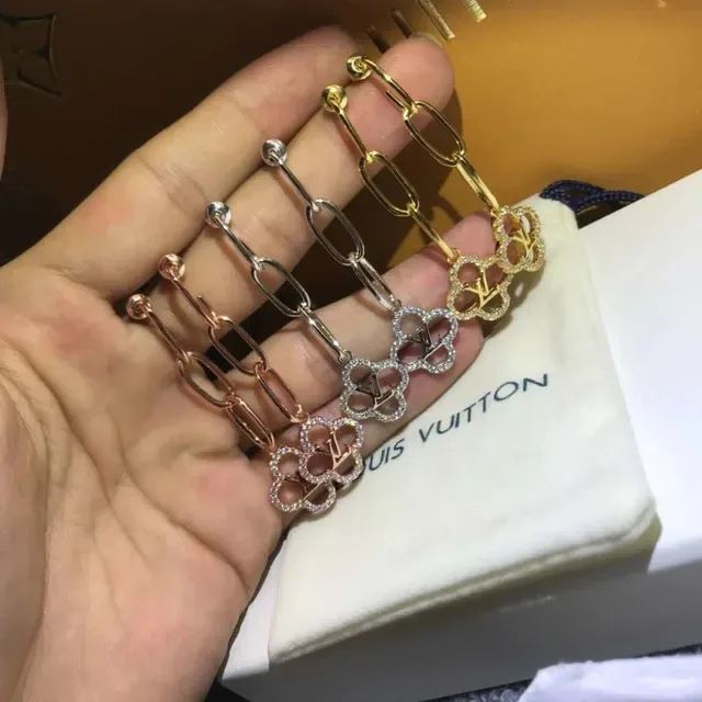 Louis Vuitton 三叶草金色透明链扣下垂镶嵌水晶吊坠耳环 2