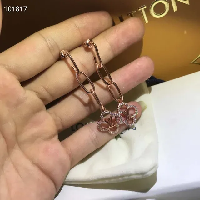 Louis Vuitton 三叶草金色透明链扣下垂镶嵌水晶吊坠耳环 4
