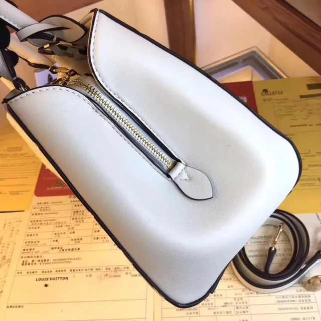Louis Vuitton Embossed Monogram 黑色 结构化 手提 Boston 包 12