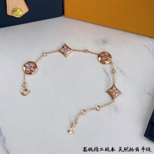 Pulseira de Corrente Louis Vuitton com Esmalte Floral e Cristal em Ouro Rosa 3