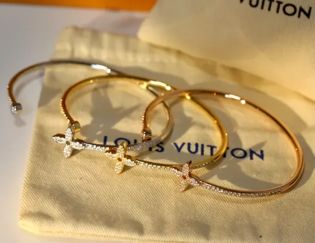 Louis Vuitton Motif Fleur Diamants Pavé Bracelet Jonc Or 8