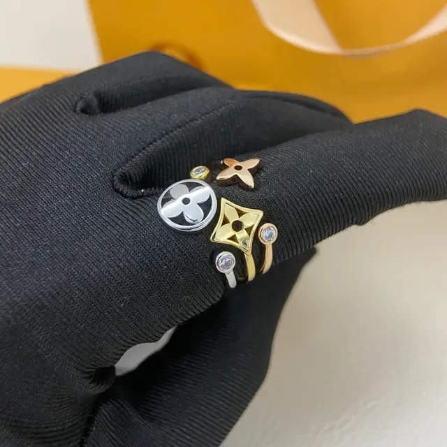 Louis Vuitton সোনা রূপা মাল্টি-ব্যান্ড ফ্লোরাল মোটিফ আংটি 5