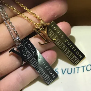 Louis Vuitton সোনা রুপো আয়তকার বার পেন্ডেন্ট খোদাইকৃত ব্র্যান্ডিং নেকলেস