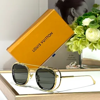 Louis Vuitton نظارات شمسية أفياتور مربعة ذهبية