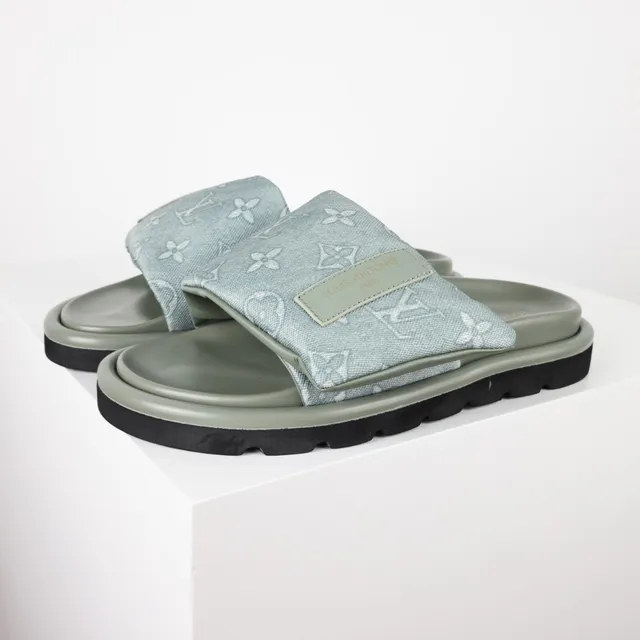 Louis Vuitton Chaussons Vert Noir Monogrammés en Toile Lanière Semelle Plateforme 2