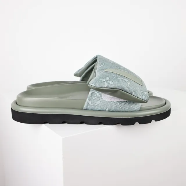 Louis Vuitton Chaussons Vert Noir Monogrammés en Toile Lanière Semelle Plateforme 3