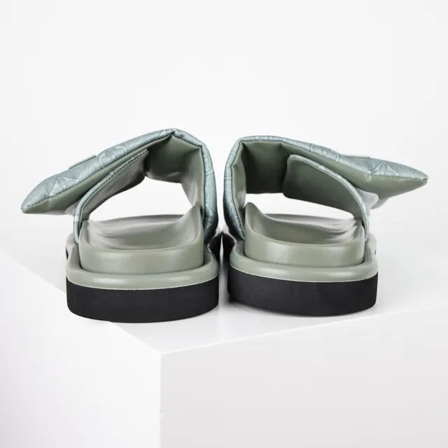 Louis Vuitton Chaussons Vert Noir Monogrammés en Toile Lanière Semelle Plateforme 8
