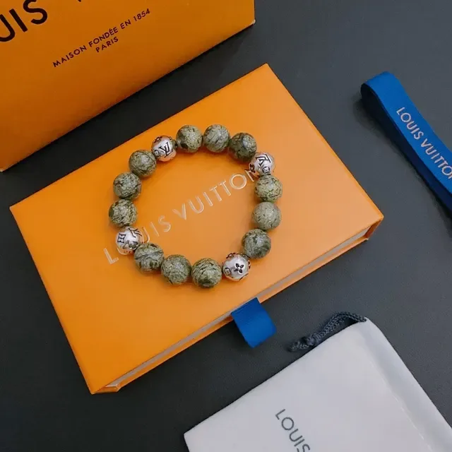 Louis Vuitton Bracelet Vert Argent Perlé en Pierre Naturelle 3